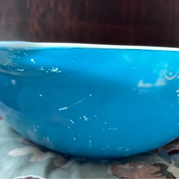 Vintage teal/blue Pyrex 4qt Cinderella bowl #444 - Picture 6 of 7